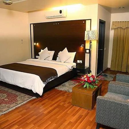 Hira Guest House Карачи Екстериор снимка