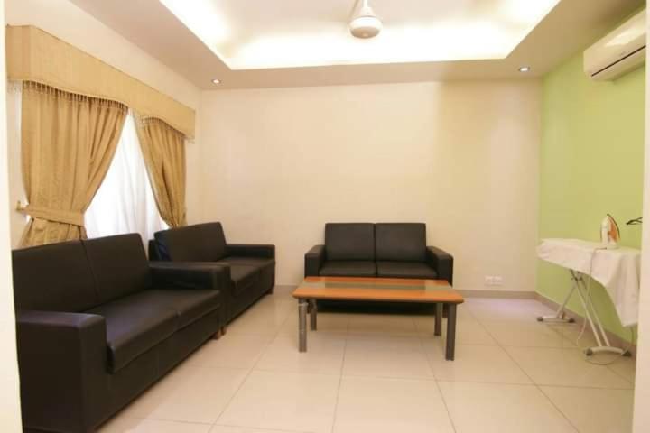 Hira Guest House Карачи Екстериор снимка