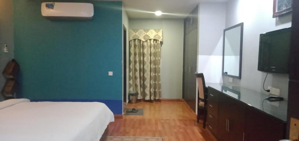 Hira Guest House Карачи Екстериор снимка