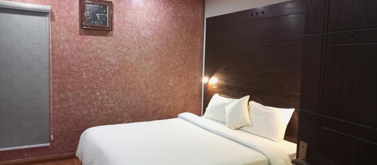 Hira Guest House Карачи Екстериор снимка