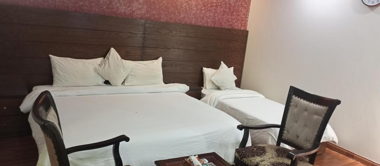 Hira Guest House Карачи Екстериор снимка