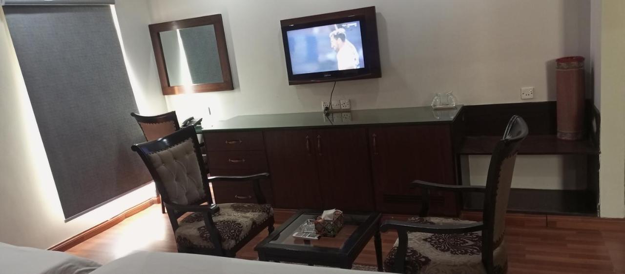 Hira Guest House Карачи Екстериор снимка