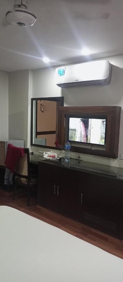 Hira Guest House Карачи Екстериор снимка