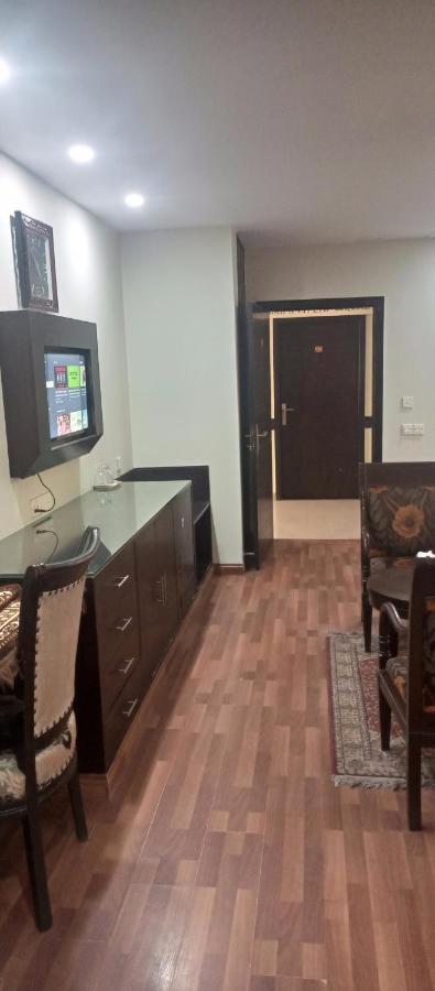 Hira Guest House Карачи Екстериор снимка