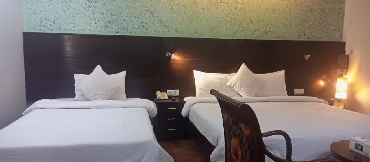 Hira Guest House Карачи Екстериор снимка