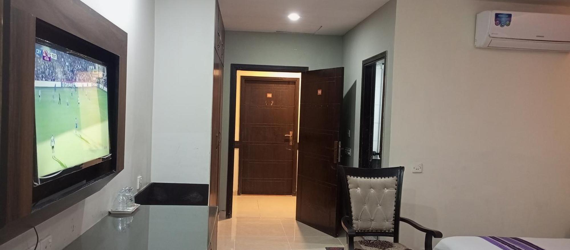 Hira Guest House Карачи Стая снимка