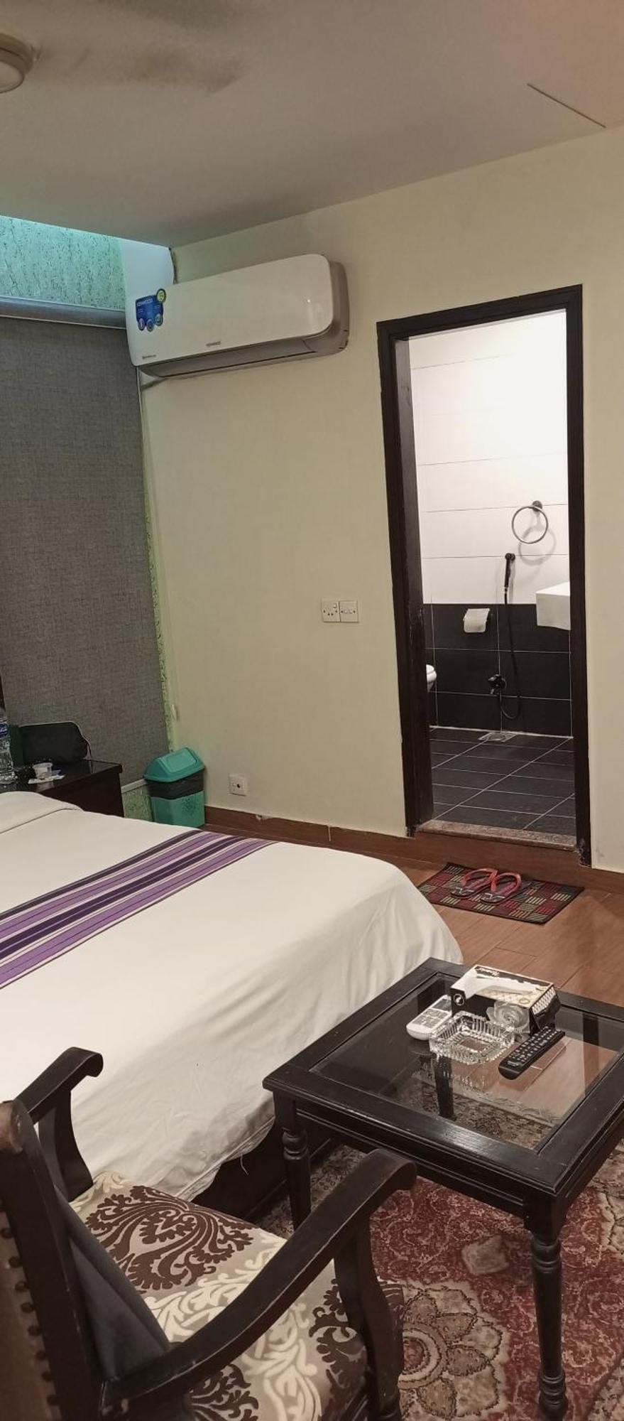 Hira Guest House Карачи Екстериор снимка